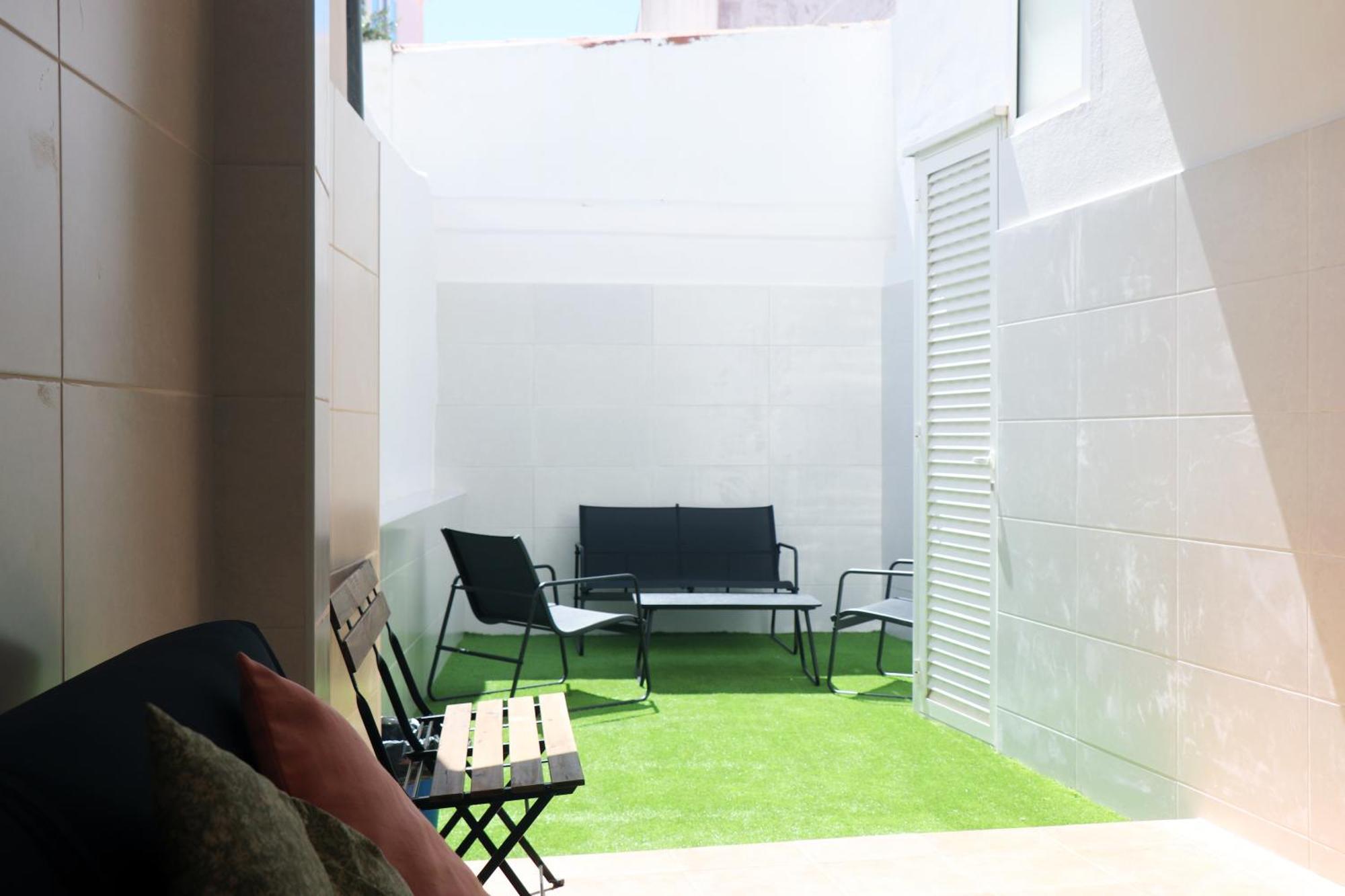 Jjs Yard 2 Hostel Lagos Ngoại thất bức ảnh