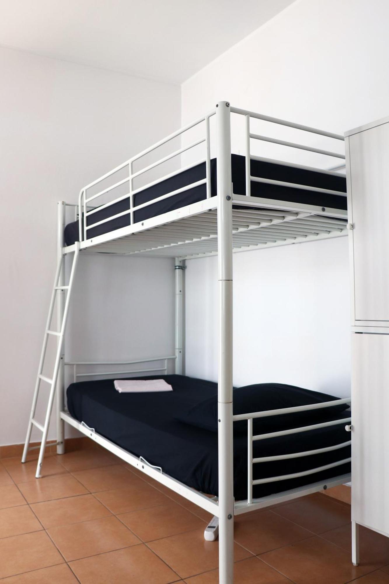 Jjs Yard 2 Hostel Lagos Ngoại thất bức ảnh