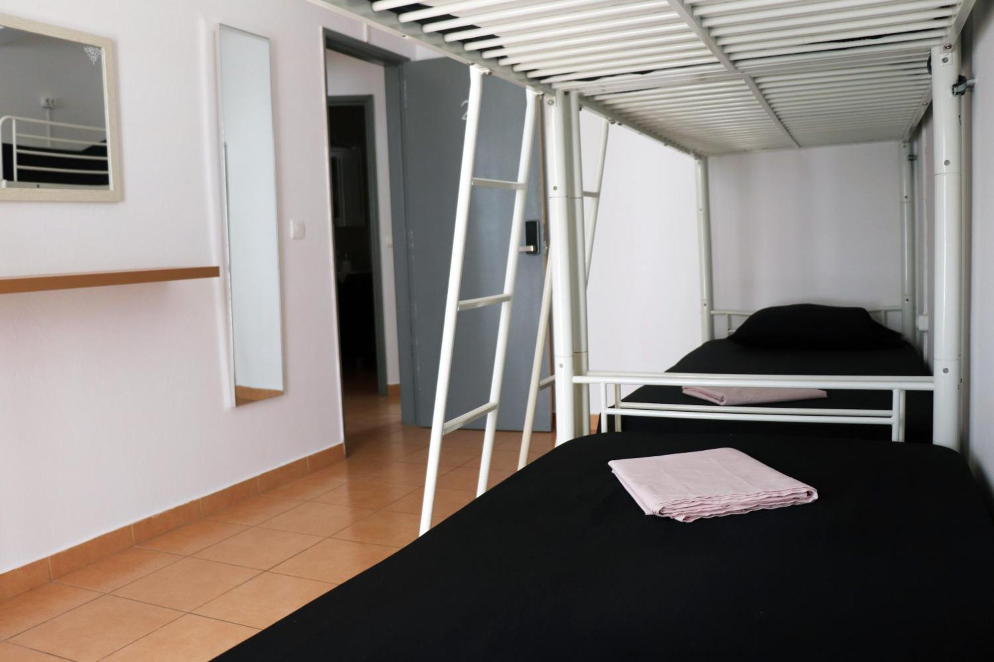 Jjs Yard 2 Hostel Lagos Ngoại thất bức ảnh