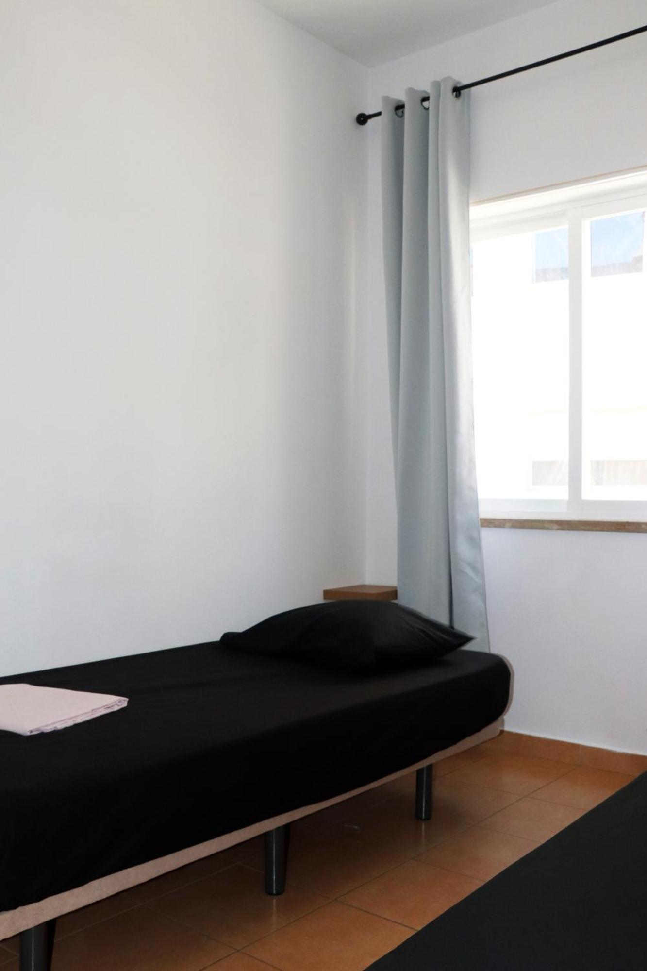 Jjs Yard 2 Hostel Lagos Ngoại thất bức ảnh