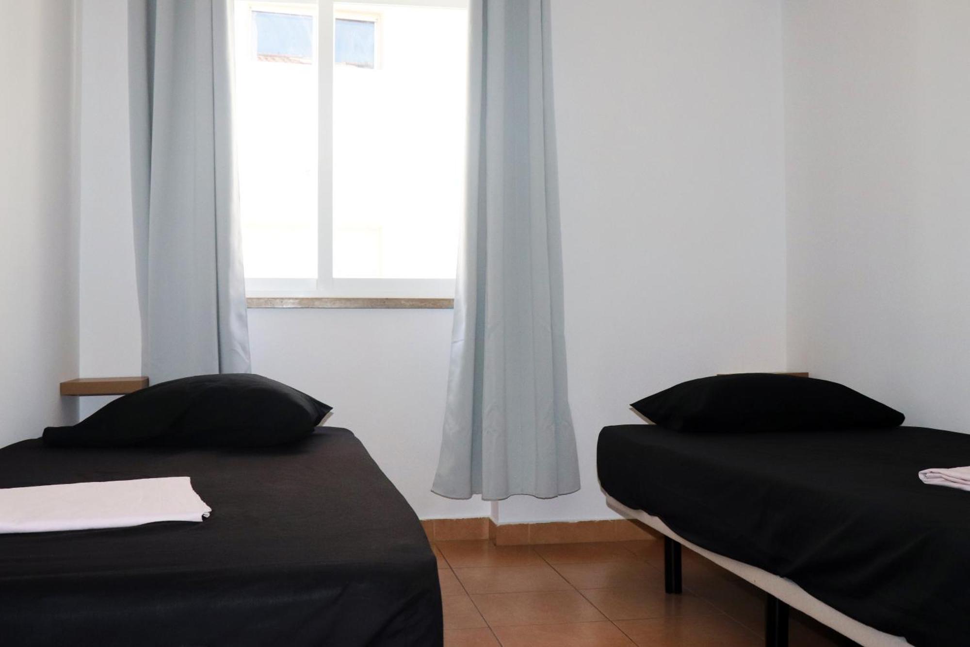Jjs Yard 2 Hostel Lagos Ngoại thất bức ảnh